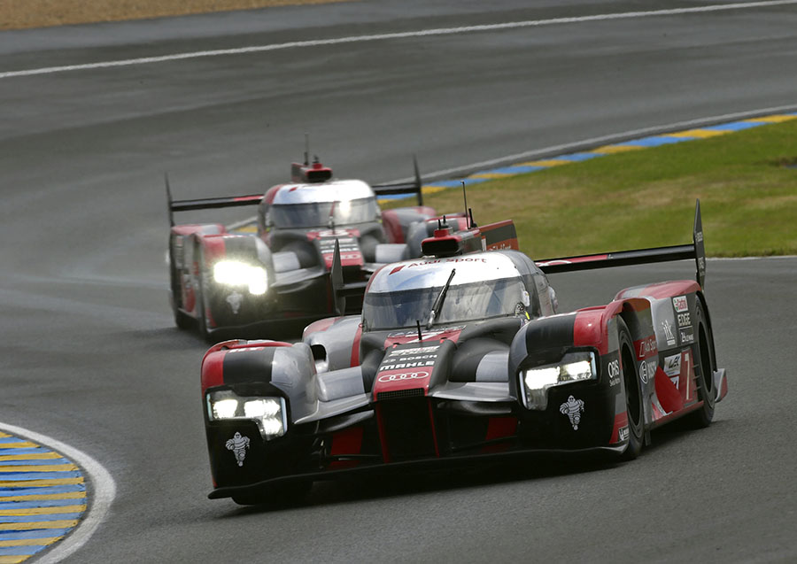 Audi R18 (2016) #7 (Audi Sport Team Joest), Marcel Fässler, André Lotterer, Benoît Tréluyer, Audi R18 (2016) #8 (Audi Sport Team Joest), Lucas di Grassi, Loïc Duval, Oliver Jarvis