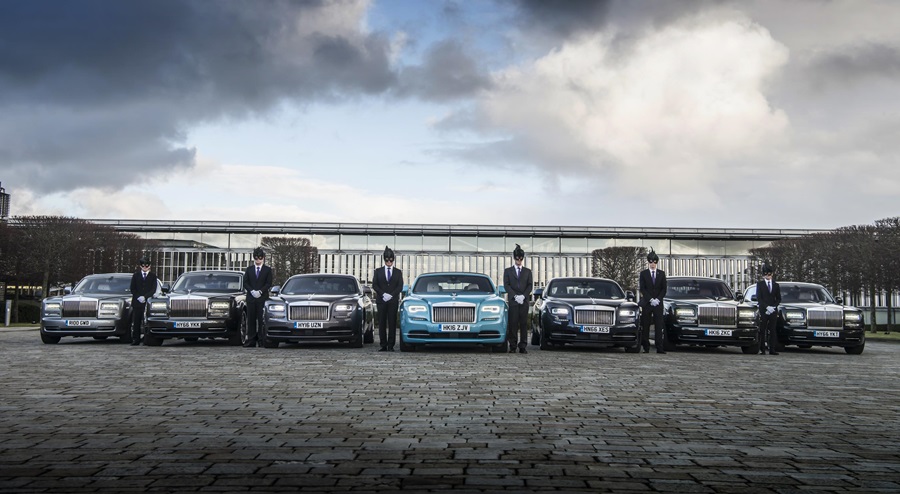 rolls-royce-chauffeurs-prepare-for-the-elephant-family-animal-ball-b