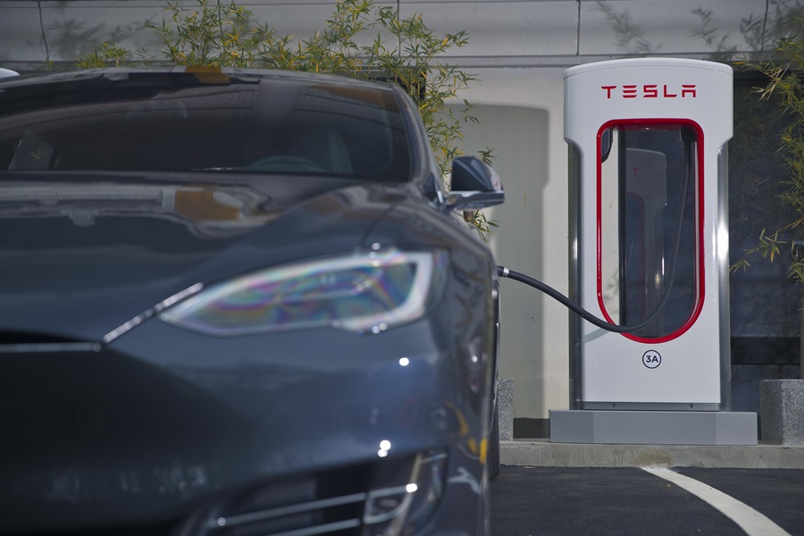 Tesla超級充電站