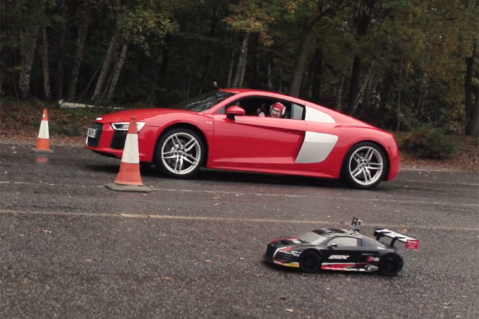 Audi R8超跑遇上超輕量對手 只有6公斤！