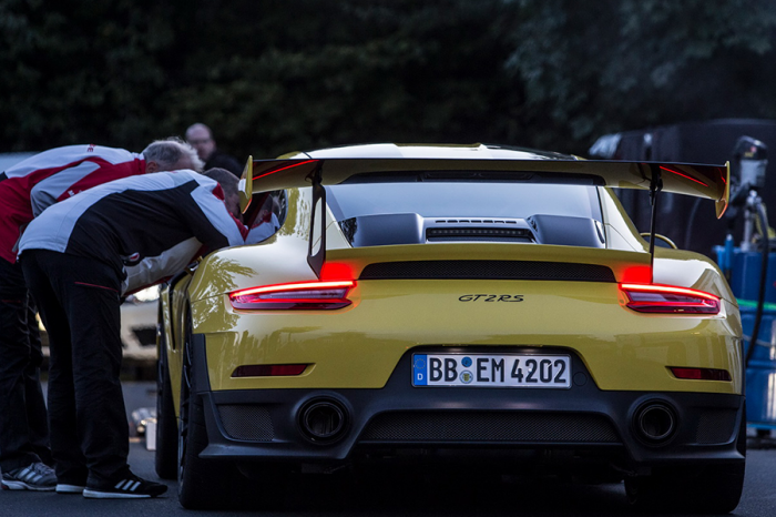車手拒開Porsche 911 GT2 RS 紐柏林紀錄留給八字重的去破