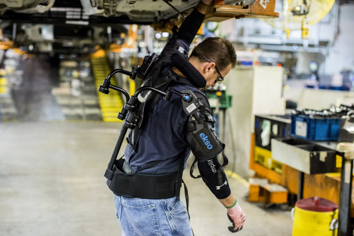福特測試穿戴式半機械式輔助背心