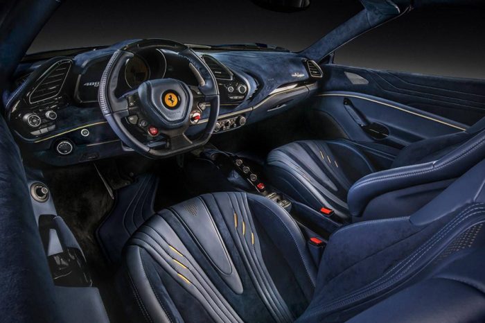 透過Carlex-Design的巧手，沐浴在高級皮革和麂皮之中的Ferrari 488 Spider更加動人了！