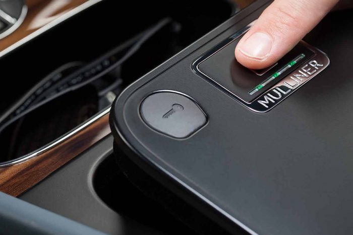 安全配備？Bentley Bentayga推出車用指紋辨識保險盒