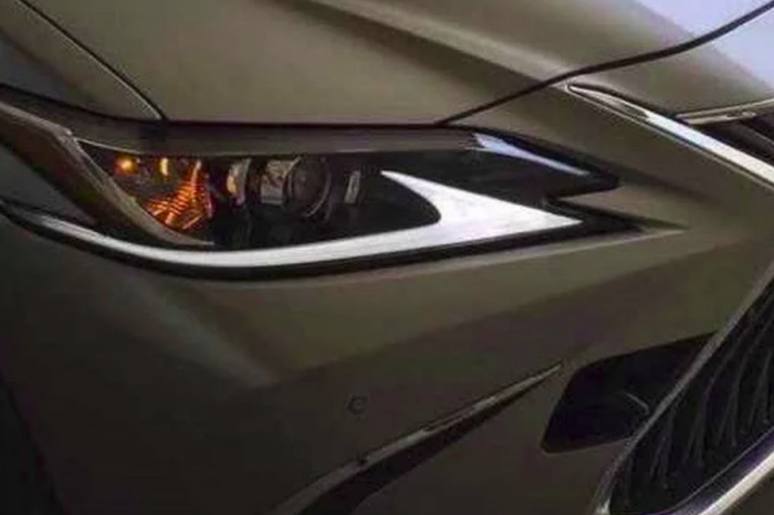 全新大改款Lexus ES車頭造型露出！