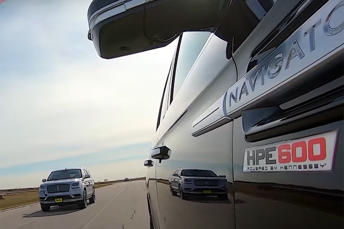 Lincoln Navigator七人座休旅直升600hp能比原廠快多少？(影片)