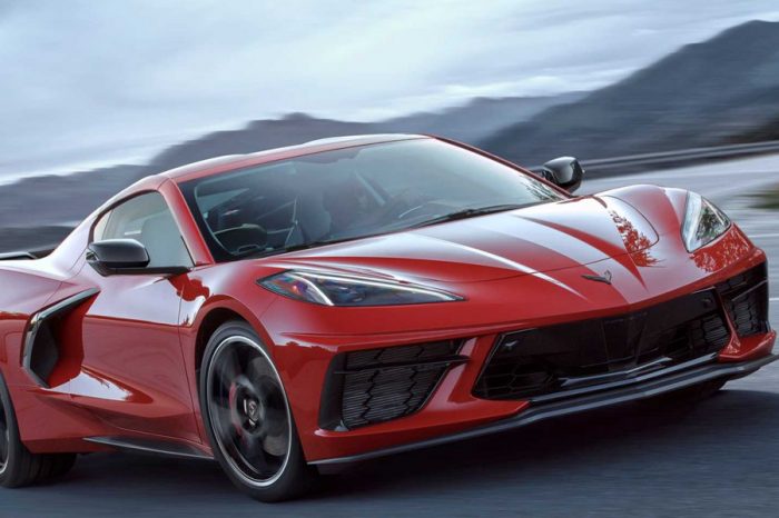 大破大立！中置引擎的2020 Chevrolet C8 Corvette登場