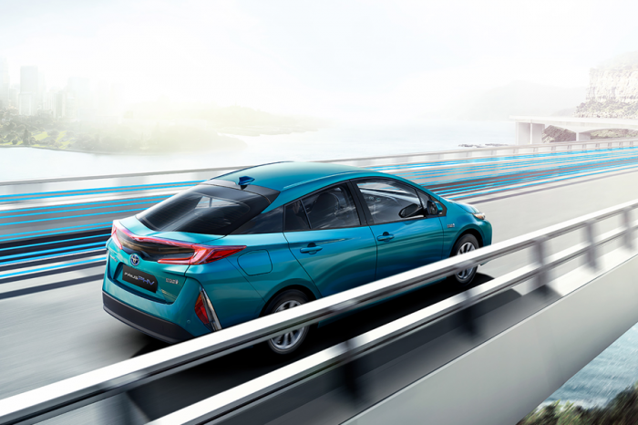 迎戰純電動EV ！Toyota Prius PHEV全新五人座登場！