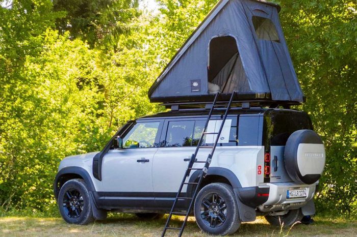 想要舒服地在戶外休息？2020 Land Rover Defender可裝備車頂帳篷喔！
