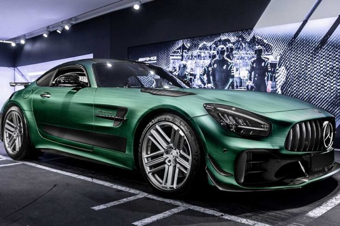 Carlex Design讓Mercedes-AMG GT R Pro的內裝充滿了「金屬搖滾」風味