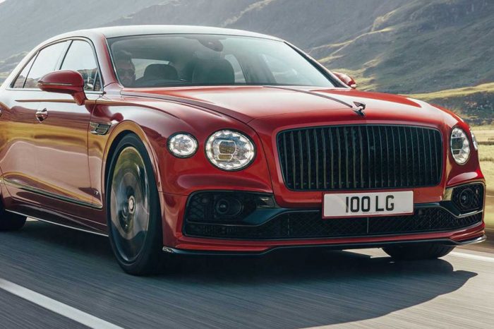 Bentley發表動態更靈活的「Flying Spur V8」