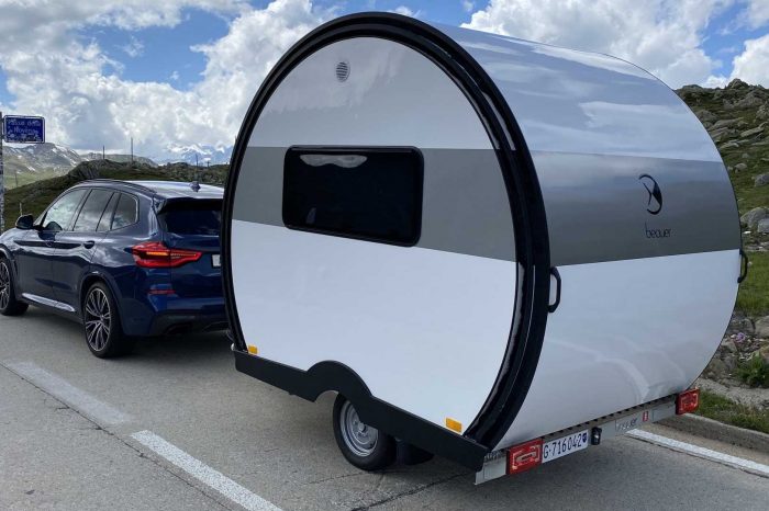 可伸縮為原本三倍空間的膠囊露營拖車真是太驚人了
