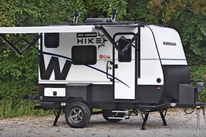 Winnebago 發表超小體積但超多功能的露營拖車「Hike 100」