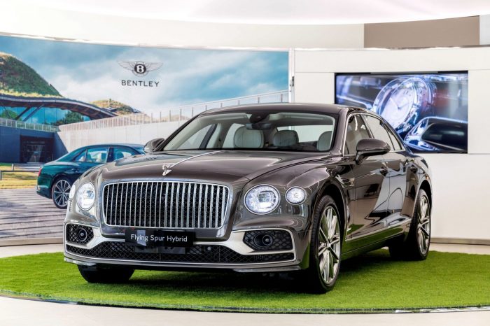 豪華轎跑綠能進化 BENTLEY FLYING SPUR HYBRID跨界登台