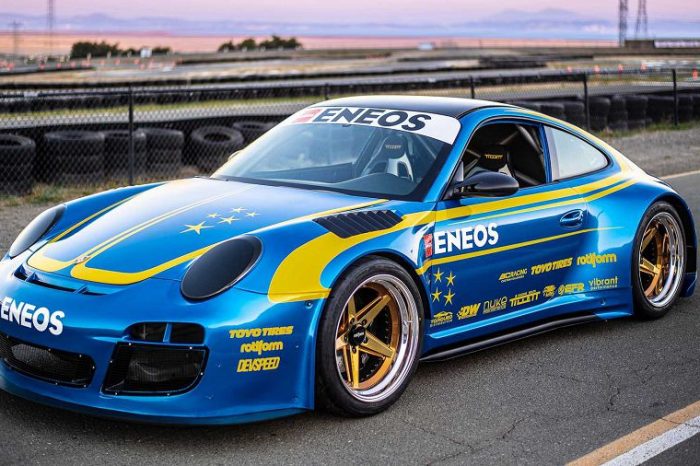 Eneos 為 SEMA 展準備了改裝 STI 引擎的 Porsche 911 GT3