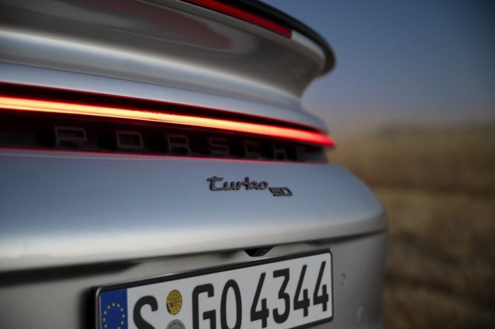 保時捷 911 Turbo 50 Years 紀念車型限量登場 重現傳奇風華