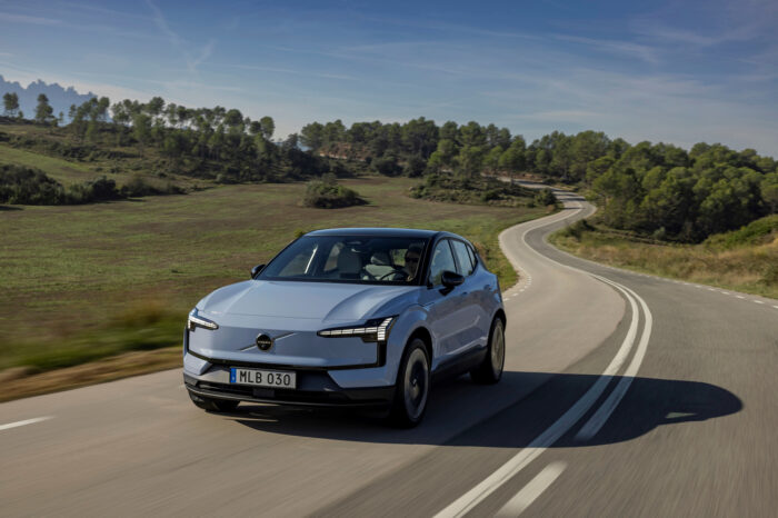 豪華純電小勁旅Volvo EX30 單馬達車型 Core 與 Plus 272hp強悍馬力 139.9萬起強勢登場