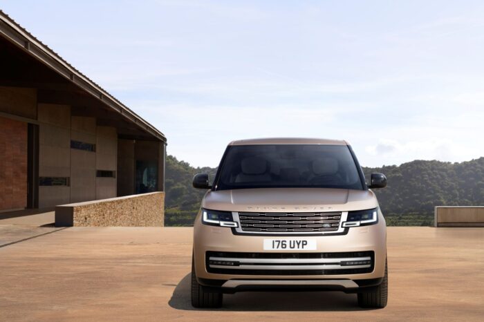 JLR 全車系 9 月份限時推出 5 年 0 利率再升級 5 年原廠保固與 5 年原廠保養服務