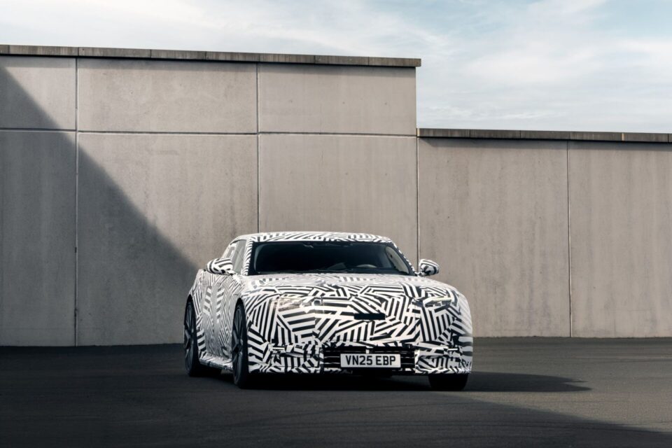 JAGUAR全新四門 GT 體現純正奢華風采與駕馭魅力