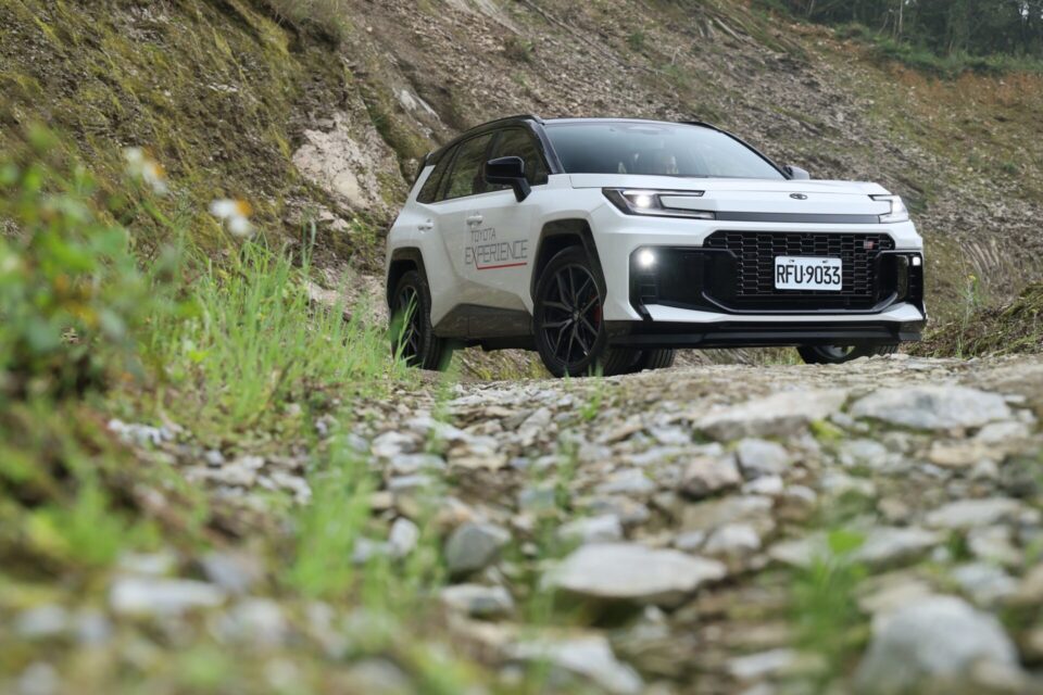 全新6代 RAV4 GR SPORT 4WD 安平坑礦場越野趣
