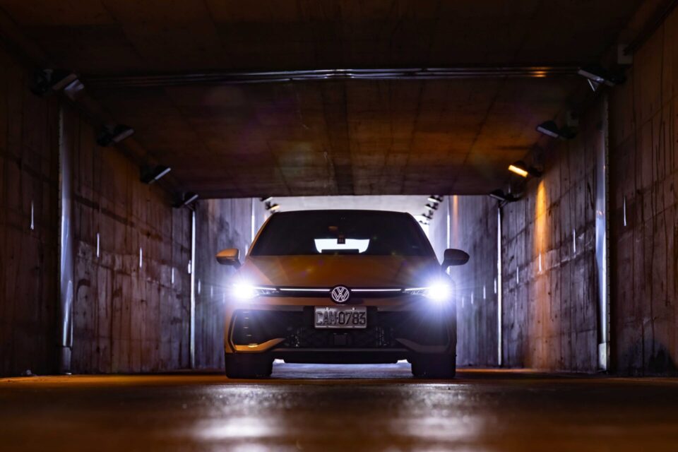 台灣福斯汽車夜間體驗開跑　五大車系點亮駕馭新視野